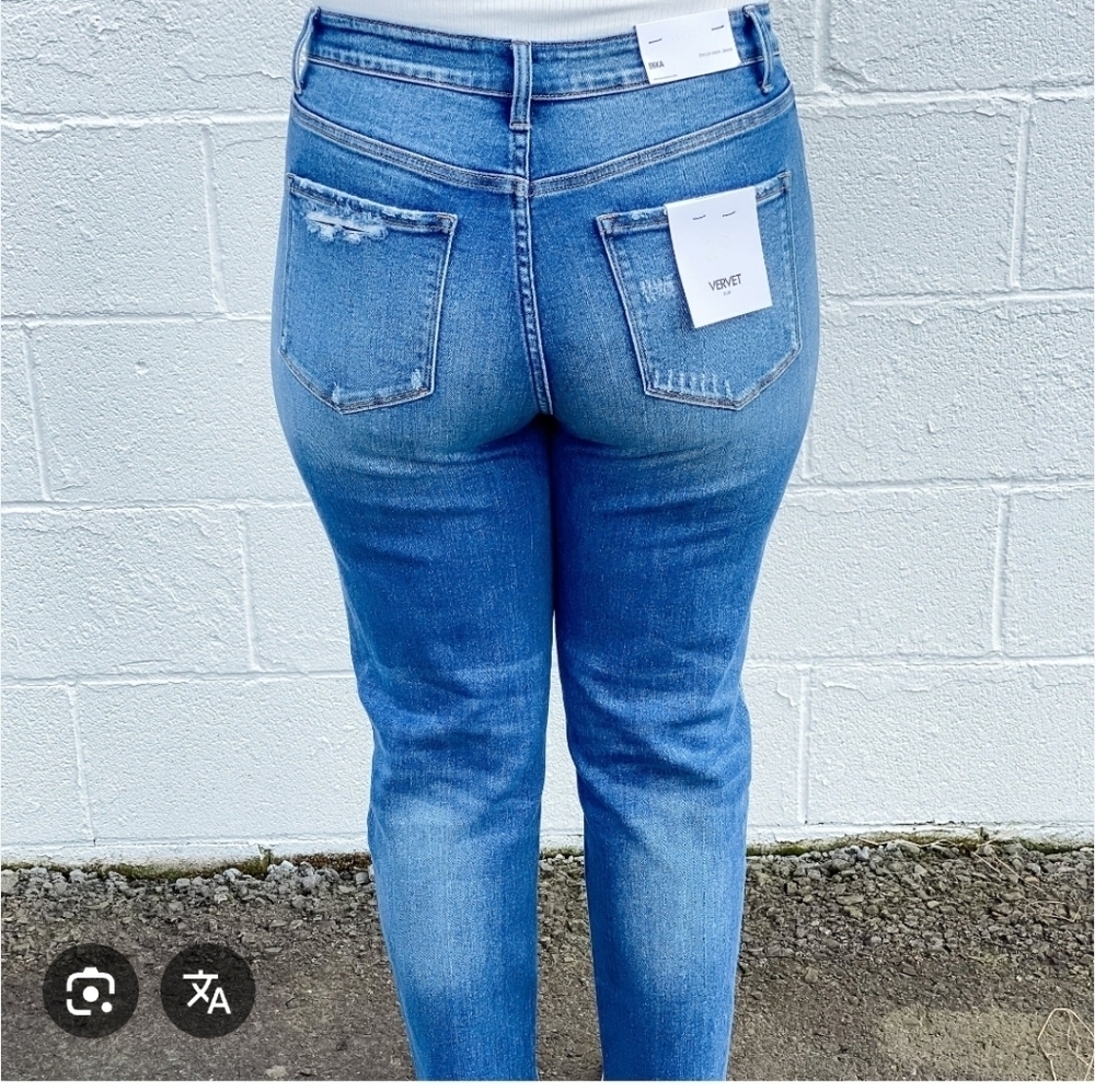 Vervet NWTs Blue Distressed Mom Jeans - Picture 5 of 8